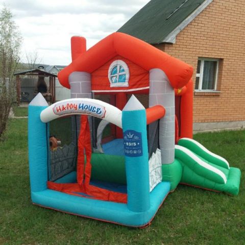 Happy Hop 9315 Action Air Happy House - Aire de Jeu Gonflable avec Toboggan et Souffleur Inclus