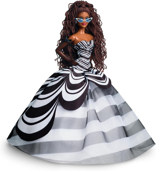 Barbie Signature 65ème Anniversaire Poupée de Collection avec Cheveux Bruns tressés, Robe Noir et Blanc, Boucles d’Oreilles Saphir et Lunettes de Soleil, HRM59